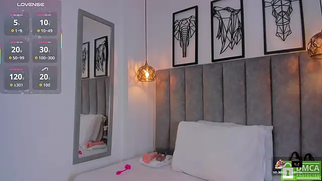 Gia Scott online show from October 5, 9:45 pm