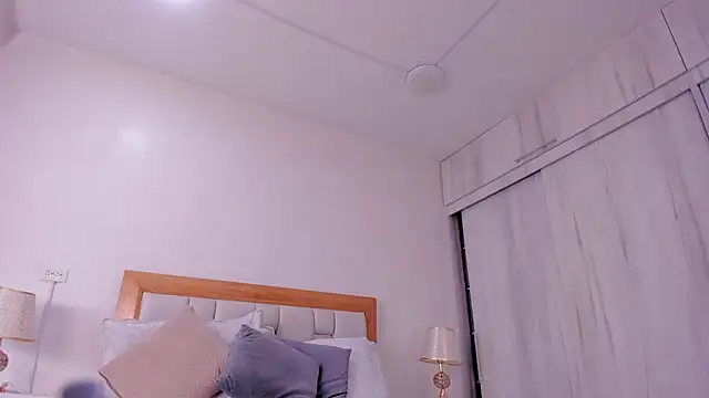 Snapshot of megan_rous_ chatting on October 19, 3:18 am megan rous online show from October 19, 3:18 am