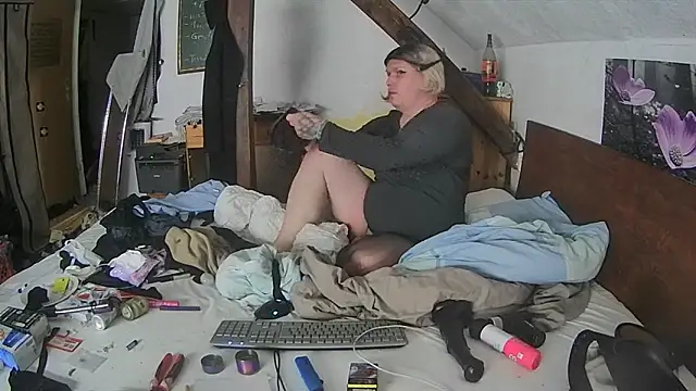 Snapshot of VanessaSissyGay chatting on September 9, 2:00 am VanessaSissyGay online show from September 9, 2:00 am