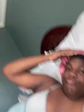 Snapshot of aphe_n0 chatting on October 5, 12:14 pm aphe n0 online show from October 5, 12:14 pm