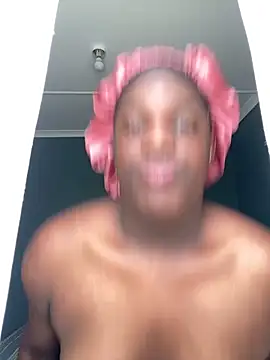 Snapshot of aphe_n0 chatting on October 9, 9:18 am aphe n0 online show from October 9, 9:18 am