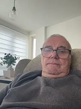 mke1874 online show from April 27, 2:04 pm