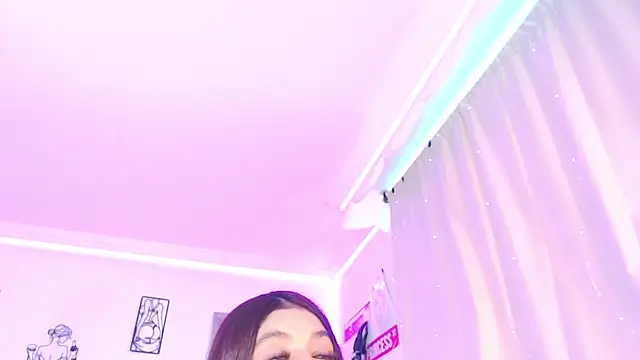 Snapshot of Anna_belly chatting on July 8, 1:15 pm Anna belly online show from July 8, 1:15 pm