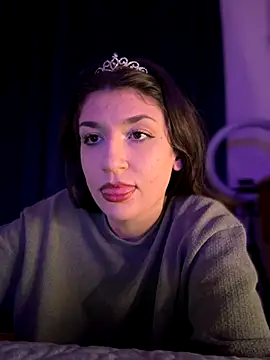 Snapshot of ScarletBloom_ chatting on December 3, 6:50 pm ScarletBloom online show from December 3, 6:50 pm