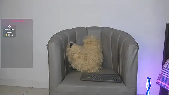 CoralieBronson online show from February 20, 1:13 am