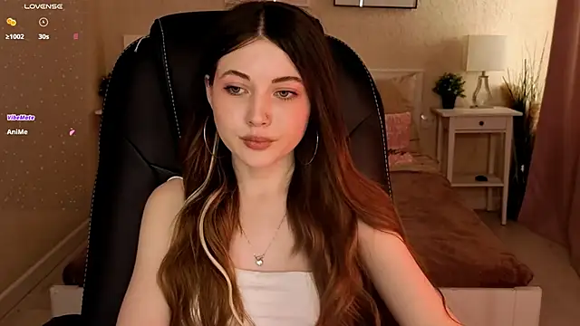 Snapshot of Kimmie_shine chatting on June 23, 9:18 am Kimmie shine online show from June 23, 9:18 am