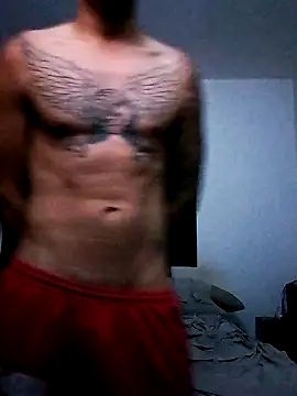 Snapshot of bigandstrong2217 chatting on February 5, 3:33 am bigandstrong2217 online show from February 5, 3:33 am