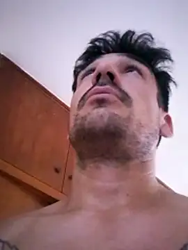 Snapshot of bigandstrong2217 chatting on February 8, 9:07 pm bigandstrong2217 online show from February 8, 9:07 pm