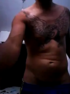 Snapshot of bigandstrong2217 chatting on February 10, 3:43 am bigandstrong2217 online show from February 10, 3:43 am