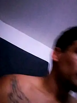 Snapshot of bigandstrong2217 chatting on February 10, 11:42 pm bigandstrong2217 online show from February 10, 11:42 pm