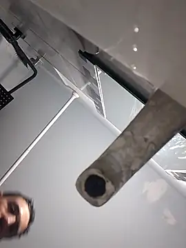 Snapshot of bigandstrong2217 chatting on February 11, 11:21 pm bigandstrong2217 online show from February 11, 11:21 pm