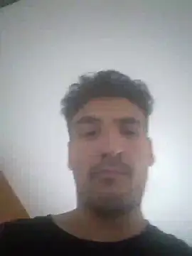 Snapshot of bigandstrong2217 chatting on April 1, 4:46 am bigandstrong2217 online show from April 1, 4:46 am