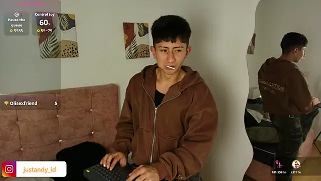 Snapshot of Andy_Justgame chatting on November 10, 3:38 am Andy Justgame online show from November 10, 3:38 am