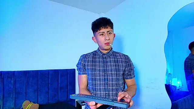 Snapshot of Andy_Justgame chatting on December 3, 3:25 am Andy Justgame online show from December 3, 3:25 am