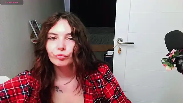peachyness online show from June 14, 5:26 pm