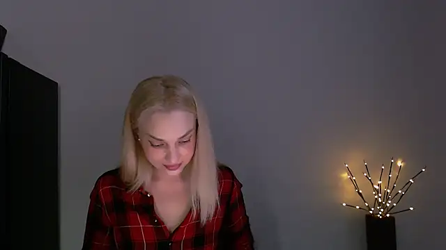 Snapshot of Lia_noo_regrets chatting on July 6, 3:58 pm Lia noo regrets online show from July 6, 3:58 pm