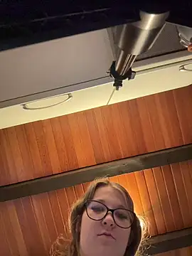 SweetTeenGirl online show from November 9, 2:15 pm