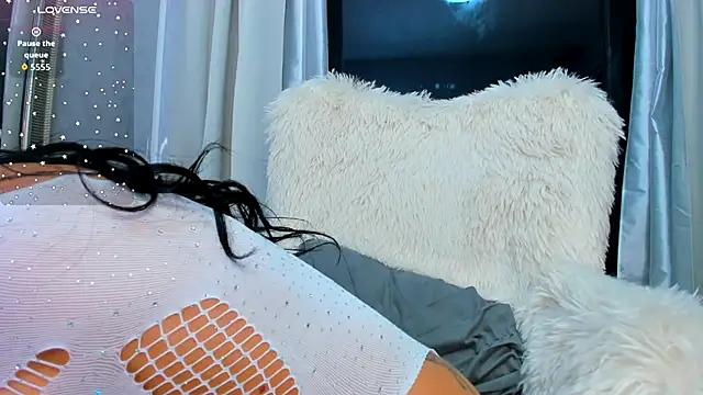 ParissHiltonX online show from October 3, 3:47 am