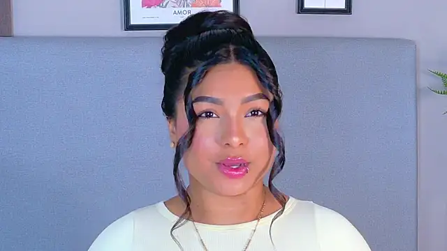 LanaRozz online show from May 4, 7:32 pm