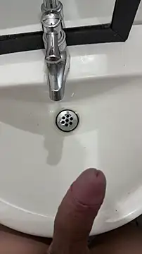 Snapshot of AndyRico18 chatting on December 18, 7:47 am AndyRico18 online show from December 18, 7:47 am