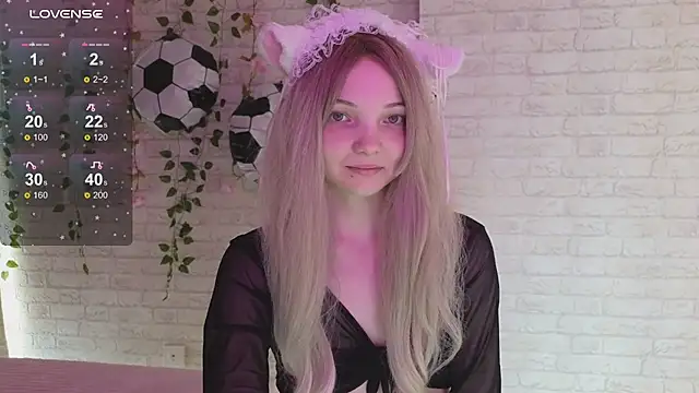 Snapshot of AnimeAlica18 chatting on July 10, 3:44 am AnimeAlica18 online show from July 10, 3:44 am