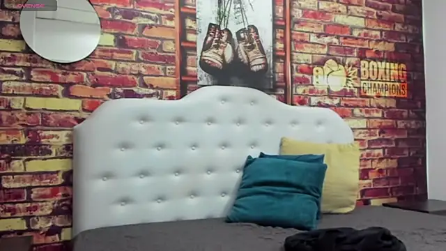 Ian1  online show from November 16, 12:44 pm