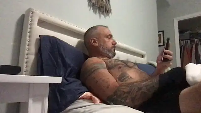 tattedNitalian online show from February 6, 1:32 am