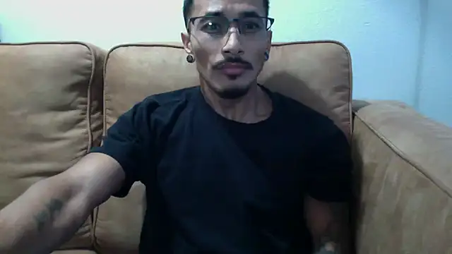 Snapshot of tanjir020 chatting on October 2, 4:03 pm tanjir020 online show from October 2, 4:03 pm