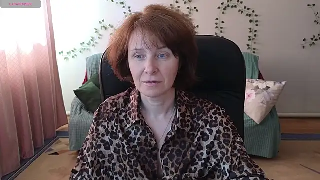 Snapshot of Lia_Tito chatting on June 13, 5:49 am Lia Tito online show from June 13, 5:49 am