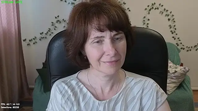 Snapshot of Lia_Tito chatting on June 15, 1:13 pm Lia Tito online show from June 15, 1:13 pm