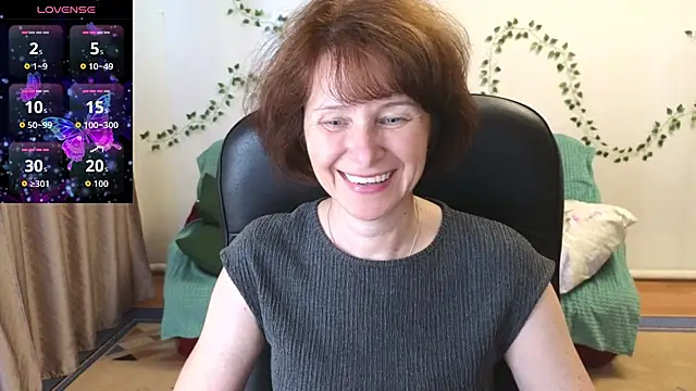 Snapshot of Lia_Tito chatting on July 7, 12:42 pm Lia Tito online show from July 7, 12:42 pm