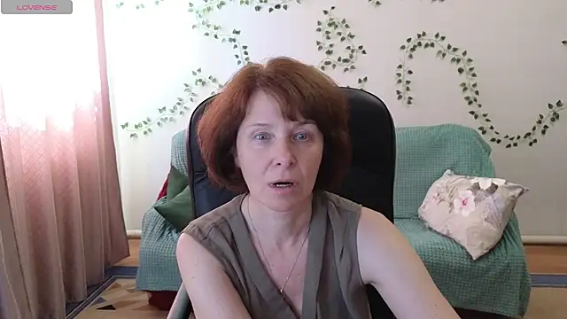 Snapshot of Lia_Tito chatting on July 10, 6:17 am Lia Tito online show from July 10, 6:17 am