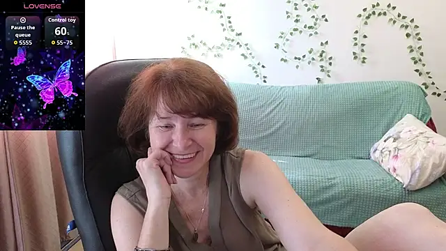 Snapshot of Lia_Tito chatting on July 16, 5:57 am Lia Tito online show from July 16, 5:57 am