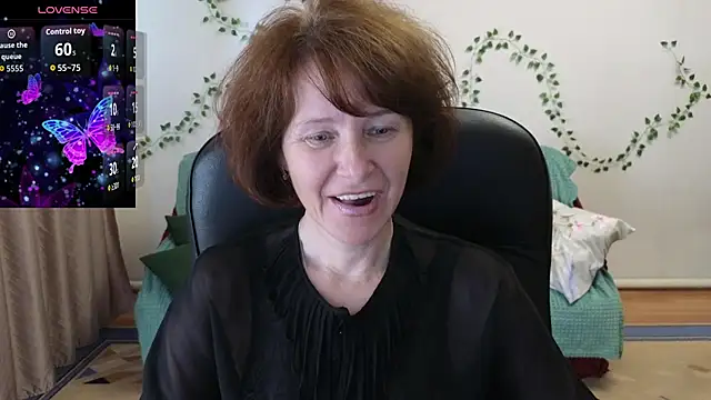 Snapshot of Lia_Tito chatting on July 17, 6:31 am Lia Tito online show from July 17, 6:31 am