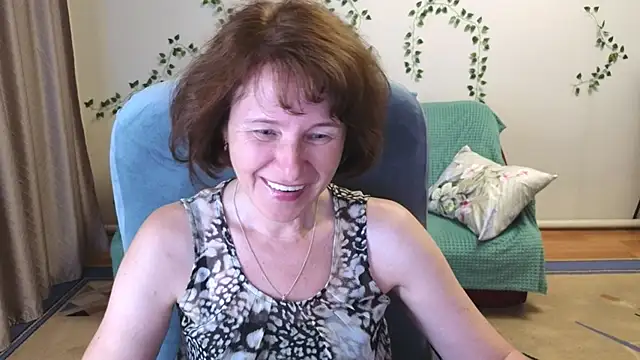 Snapshot of Lia_Tito chatting on July 28, 7:39 pm Lia Tito online show from July 28, 7:39 pm