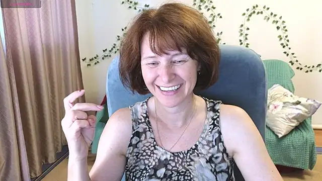 Snapshot of Lia_Tito chatting on August 4, 12:41 pm Lia Tito online show from August 4, 12:41 pm