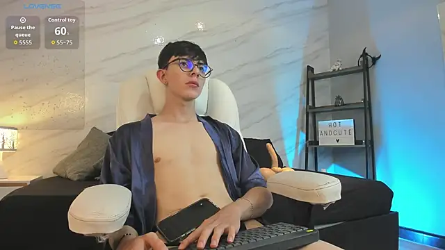 mathias saenz online show from January 8, 7:05 pm