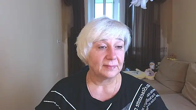 Snapshot of Milana_Milky chatting on October 16, 5:19 am Milana Milky online show from October 16, 5:19 am