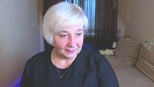 Snapshot of Milana_Milky chatting on November 2, 6:05 am Milana Milky online show from November 2, 6:05 am