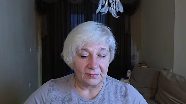 Snapshot of Milana_Milky chatting on November 6, 5:08 am Milana Milky online show from November 6, 5:08 am