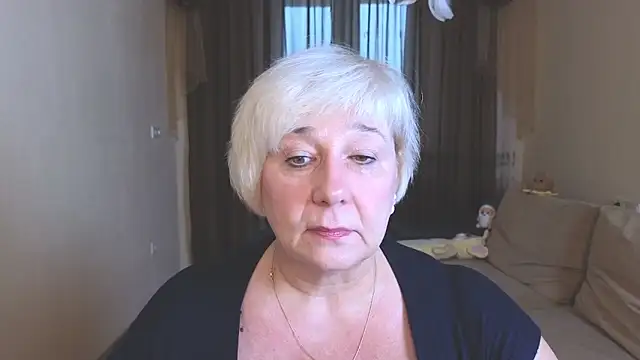 Snapshot of Milana_Milky chatting on November 7, 5:18 am Milana Milky online show from November 7, 5:18 am