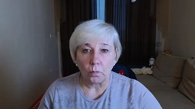 Snapshot of Milana_Milky chatting on November 13, 5:17 am Milana Milky online show from November 13, 5:17 am