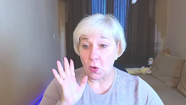 Snapshot of Milana_Milky chatting on November 14, 5:06 am Milana Milky online show from November 14, 5:06 am