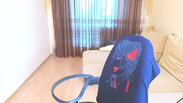 Snapshot of Milana_Milky chatting on November 16, 6:19 am Milana Milky online show from November 16, 6:19 am