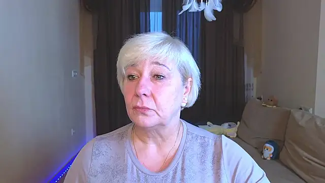 Snapshot of Milana_Milky chatting on November 21, 5:17 am Milana Milky online show from November 21, 5:17 am