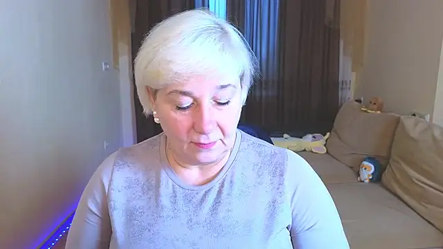 Snapshot of Milana_Milky chatting on November 23, 5:51 am Milana Milky online show from November 23, 5:51 am