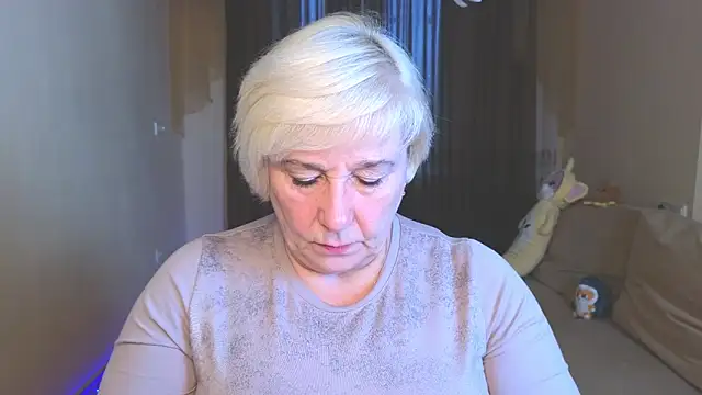 Snapshot of Milana_Milky chatting on November 27, 6:04 am Milana Milky online show from November 27, 6:04 am