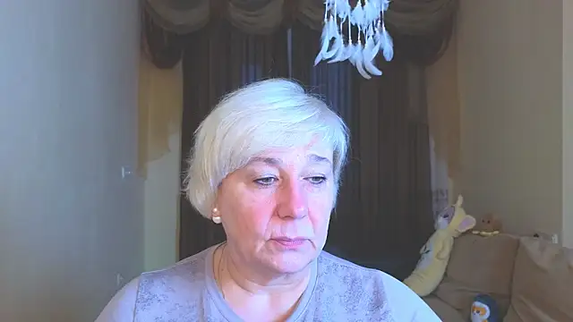 Snapshot of Milana_Milky chatting on November 28, 5:10 am Milana Milky online show from November 28, 5:10 am