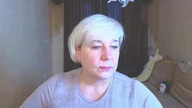 Snapshot of Milana_Milky chatting on December 1, 5:12 am Milana Milky online show from December 1, 5:12 am