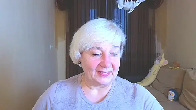 Snapshot of Milana_Milky chatting on December 4, 5:06 am Milana Milky online show from December 4, 5:06 am